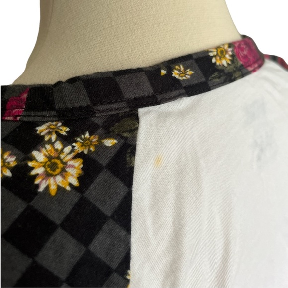 Vans Checkered Logo Tee - Picture 6 of 8